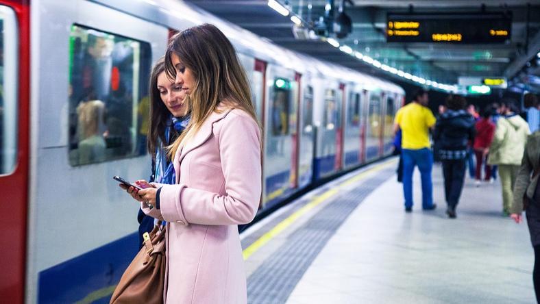 伦敦地铁明年迎来4G网络,网友吐槽:5G都要来了